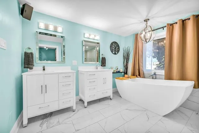 Additional image 15 of 2439 BARCLAY Rd