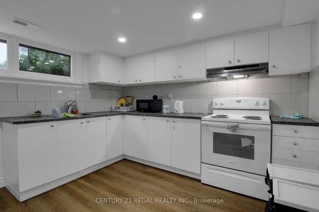 Additional image 28 of 63 Poynter Dr