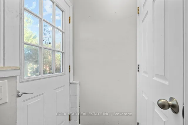 Additional image 24 of 149 Victor Blvd