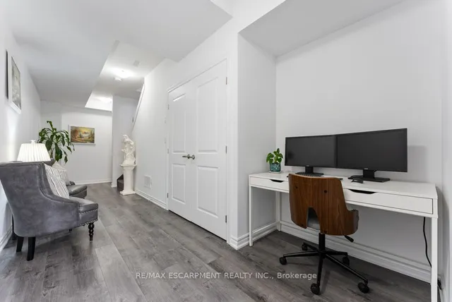 Additional image 4 of 61 Soho St Unit 84