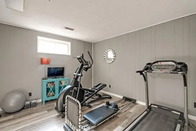 Additional image 36 of 1939 KERNS Rd