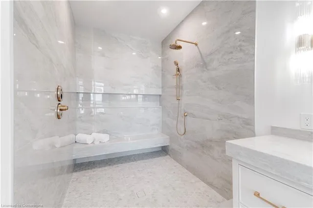 Additional image 28 of 2007 James St Unit 2201