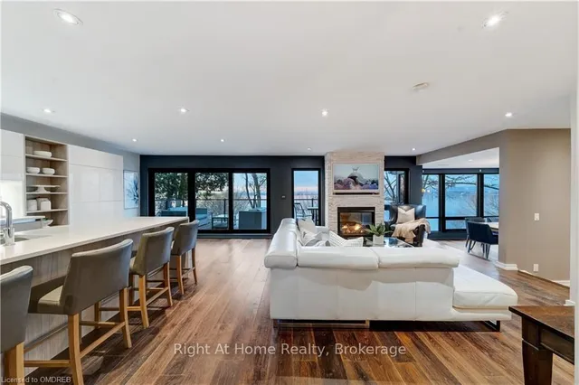 Additional image 8 of 868 DANFORTH Pl