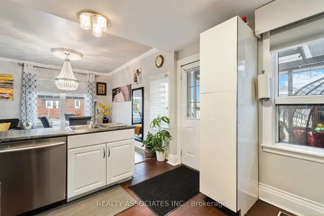 Additional image 10 of 49 Connaught Ave