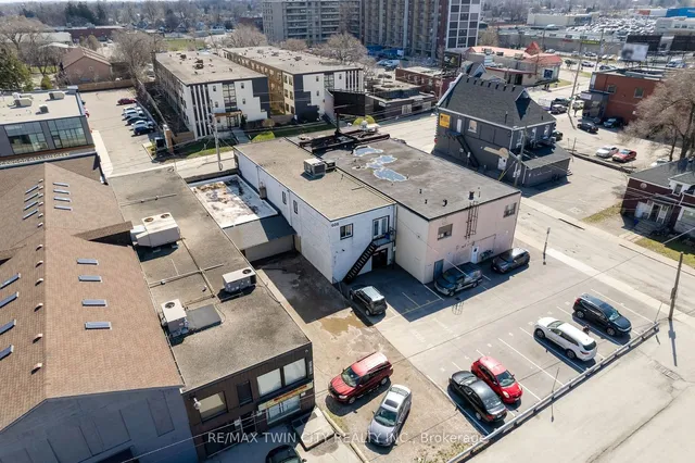 Additional image 32 of 608 Upper James St