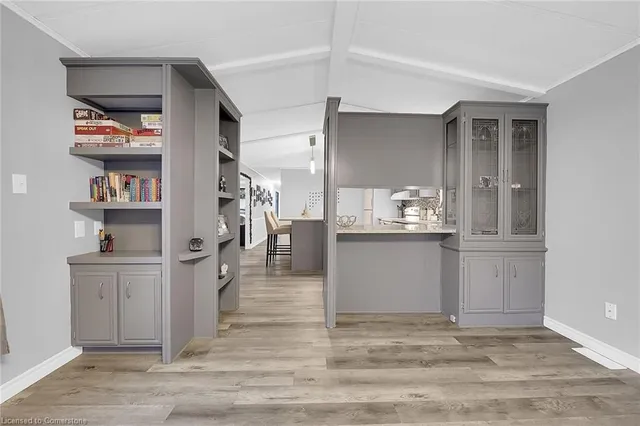 Additional image 17 of 94 Maple Cres