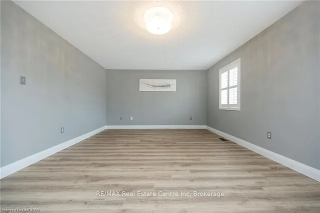 Additional image 22 of 567 SANDERSON Cres