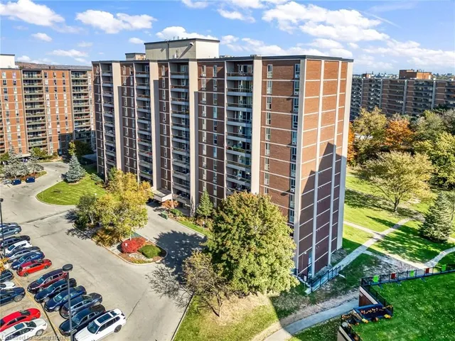 Additional image 7 of 1966 Main St Unit 1106