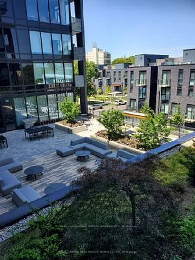 Additional image 19 of 4208 Dundas St Unit 323