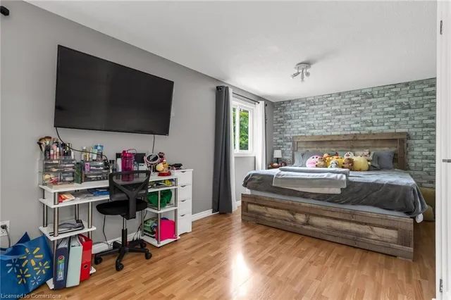 Additional image 18 of 65 Memorial Ave