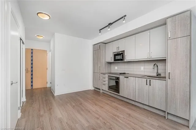 Additional image 2 of 77 MUTUAL St