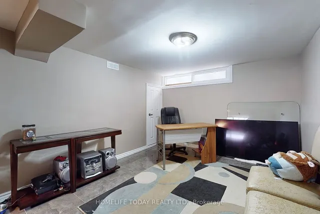 Additional image 35 of 958 Midland Ave