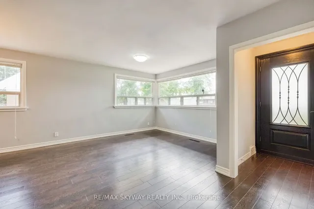 Additional image 9 of 279 ELMWOOD Cres