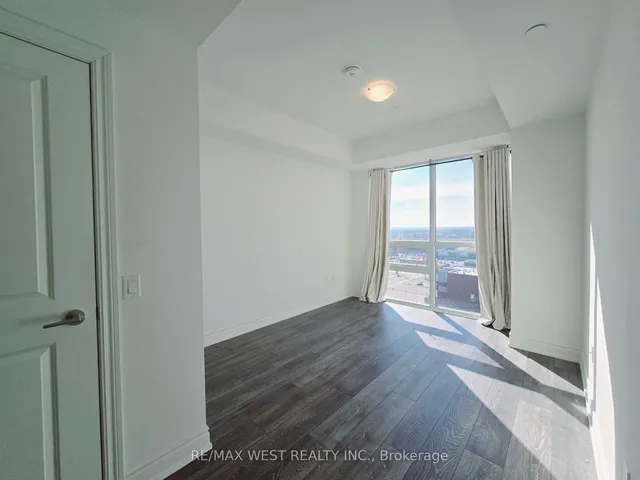 Additional image 15 of 1050 Main St Unit 1114