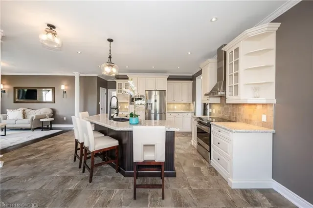 Additional image 10 of 100 Chesswood Trail