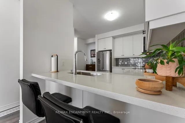 Additional image 10 of 61 Soho St Unit 84