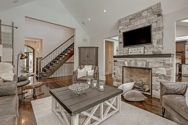 Additional image 10 of 883 Kingsway Dr