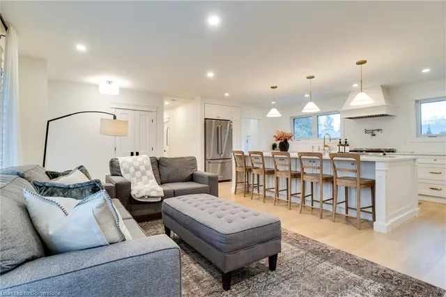 Additional image 12 of 685 Iroquois Ave