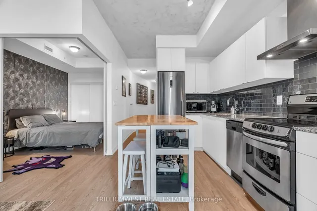 Additional image 16 of 51 East Liberty St Unit 1516