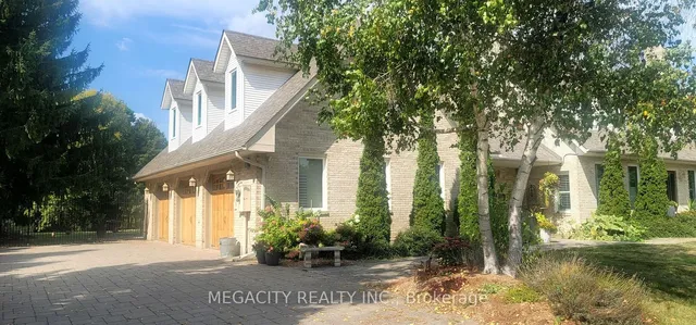 Additional image 3 of 155 Meadowland Cres