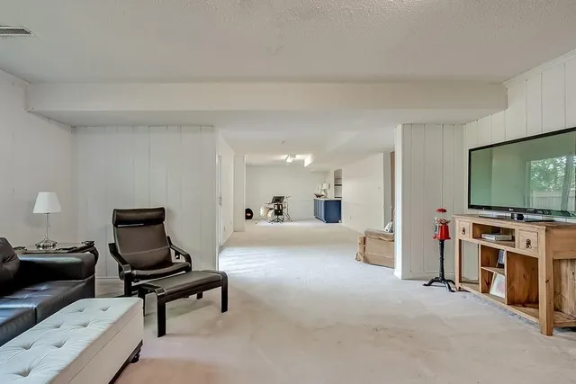 Additional image 42 of 1939 KERNS Rd