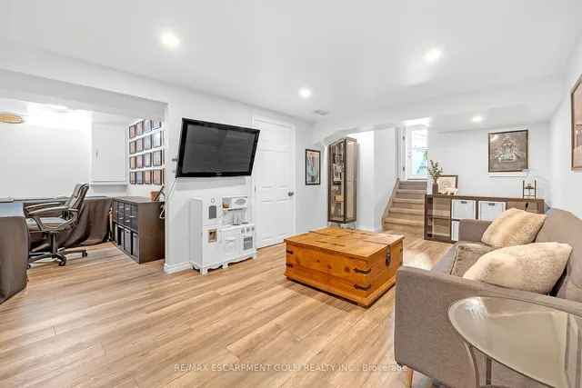 Additional image 32 of 98 FORESTGATE Dr