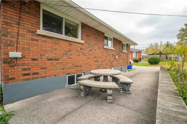 Additional image 45 of 10 Salmond Crt