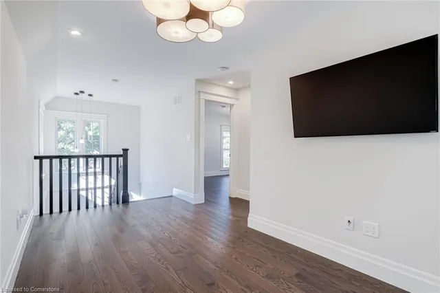 Additional image 28 of 100 Kensington Ave