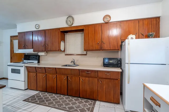 Additional image 16 of 261 Jackson St