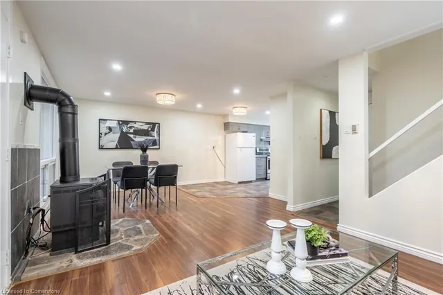 Additional image 8 of 25 Britten Close Unit B52