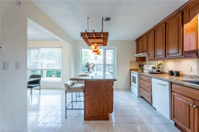 Additional image 17 of 54 Goldcrest Dr