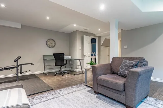 Additional image 27 of 4 Marina Point Cres