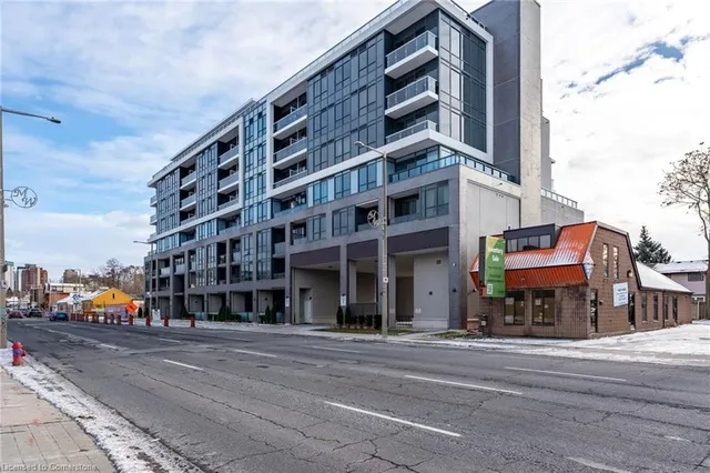 415 Main St Unit 104