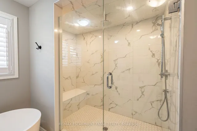 Additional image 30 of 8 CESAR Pl