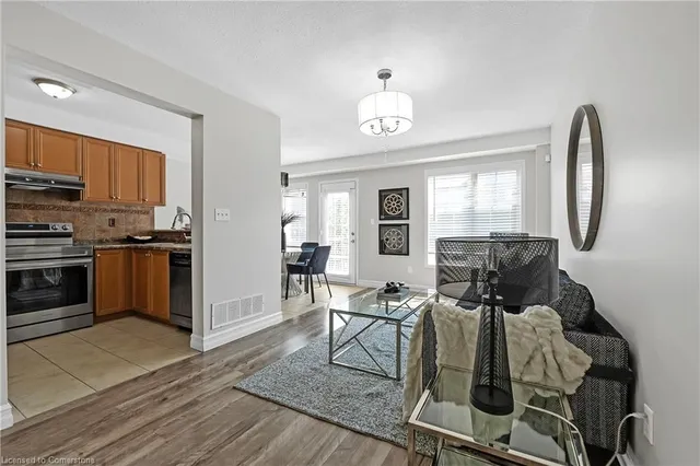 Additional image 10 of 151 Green Rd Unit 12