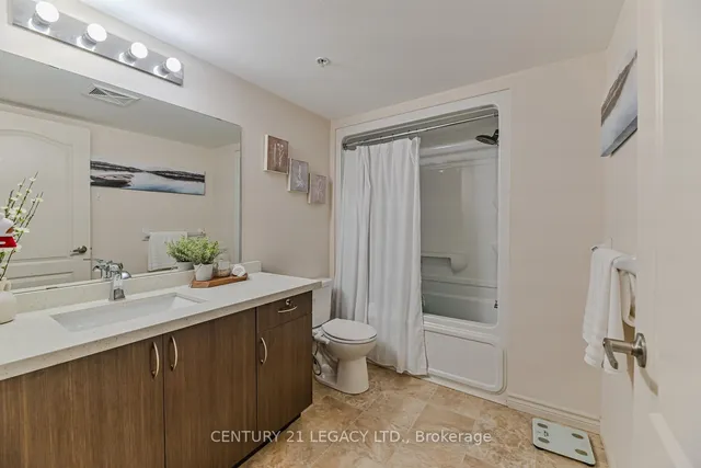 Additional image 19 of 1460 Main St Unit 214