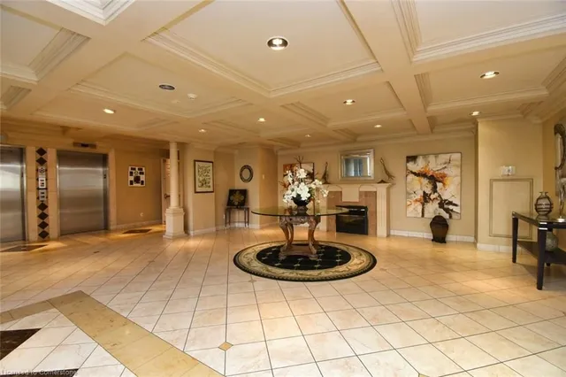 Additional image 27 of 3000 Creekside Dr Unit 604