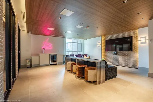 Additional image 21 of 600 North Service Rd Unit 508