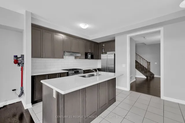 Additional image 19 of 38 Narbonne Cres