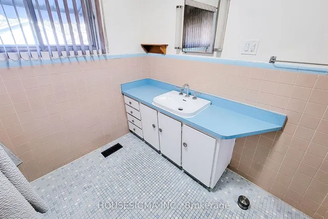 Additional image 22 of 185 East Ave