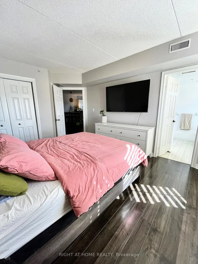 Additional image 6 of 4005 Kilmer Dr Unit 301