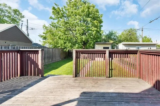Additional image 33 of 13 Clinton St