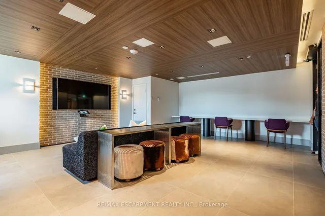 Additional image 22 of 600 North Service Rd Unit 508