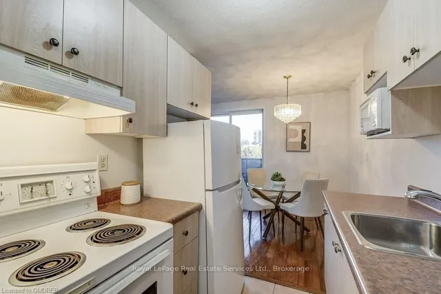 Additional image 22 of 81 CHARLTON Ave Unit 201