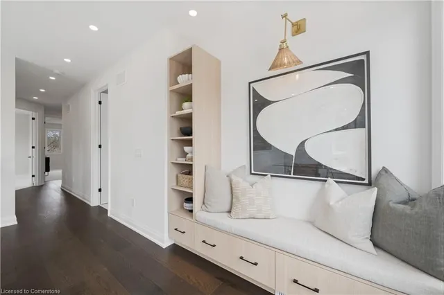 Additional image 24 of 518 Markay Common