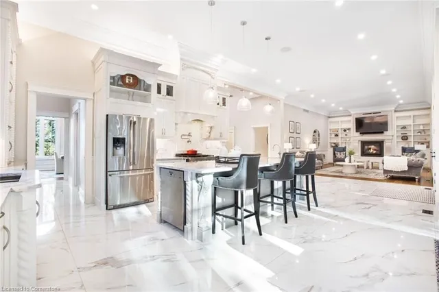 Additional image 3 of 908 Bishop Pl