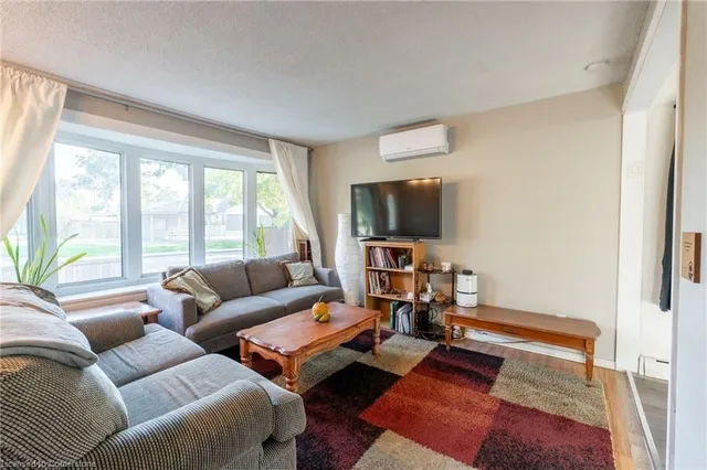 Additional image 6 of 11 Holly Ave