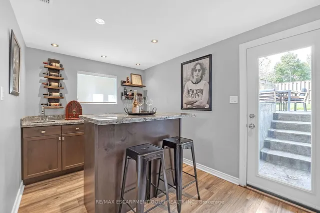 Additional image 27 of 98 FORESTGATE Dr