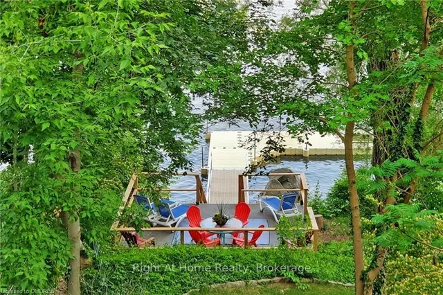 Additional image 36 of 868 DANFORTH Pl