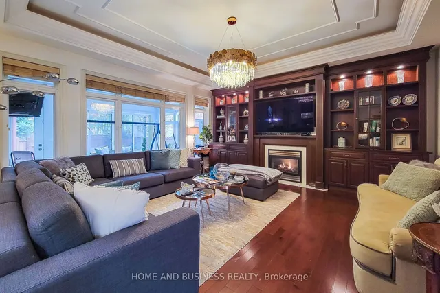 Additional image 13 of 15 Donatello Crt